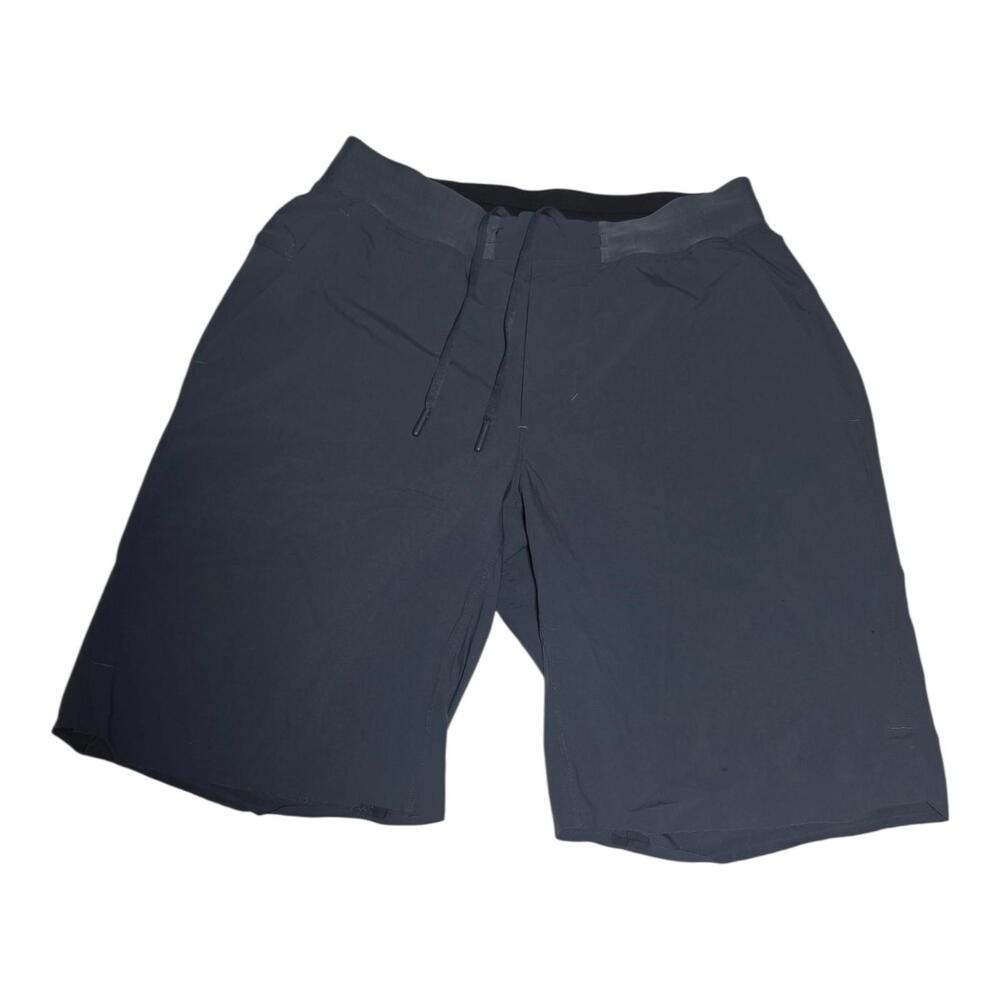 Lululemon Men’s Gray Training Shorts Size Small S – Lightweight Athletic Gym M1